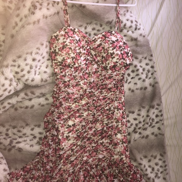 Summer dress - Picture 5 of 8